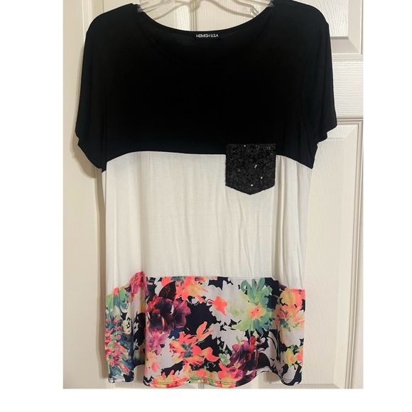 Ladies Black and White top with Floral bottom - Picture 1 of 1